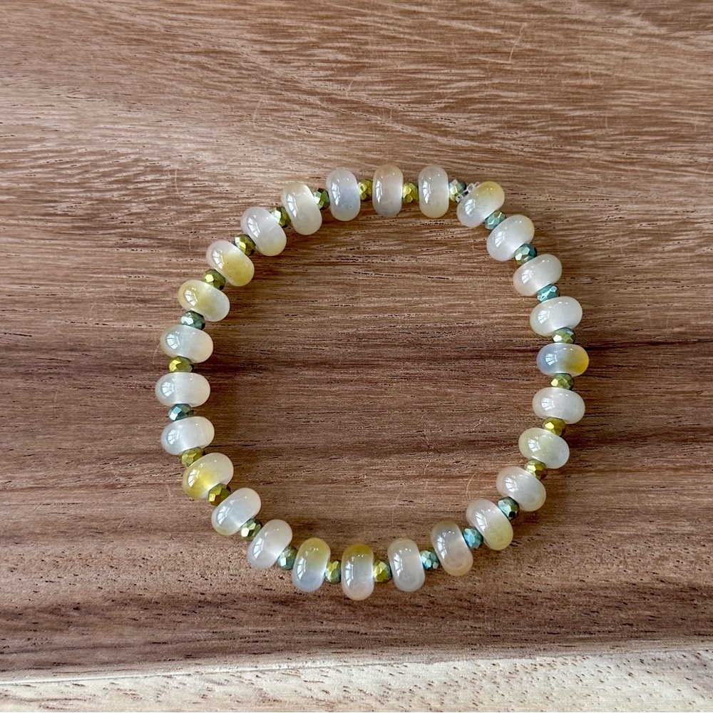 Color Shifting Beaded Bracelet in Yellow Green & Clear
